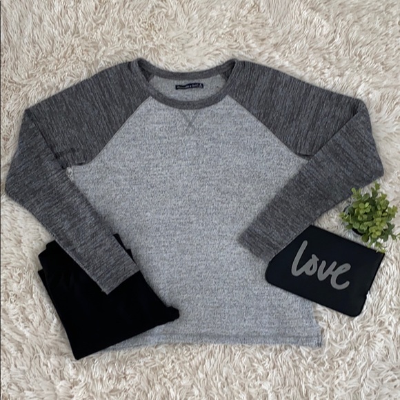 Abercrombie & Fitch Raglan Brushed LS Top 💗 Gray - Picture 3 of 11